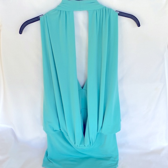 NWOT BCBGMaxazria Beautiful Aqua Top Size Large - Picture 2 of 7